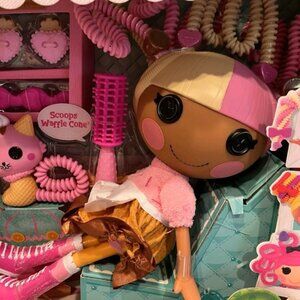 Lalaloopsy Silly Hair Scoops Waffle Cone Doll and Accessories New